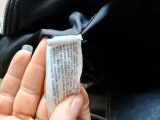 Chaqueta de piel negra