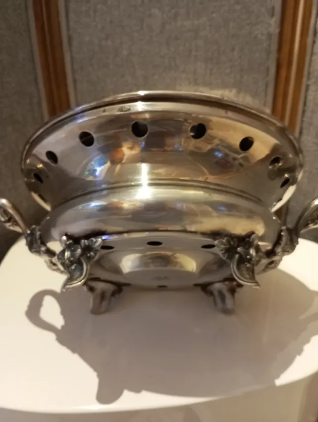 Calentador de platos plateado