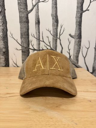 Gorra Armani Exchange AX Marrón y Dorado