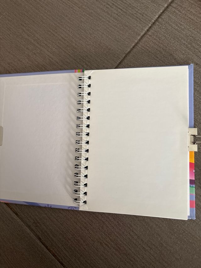 Libreta con candado y llave de hada