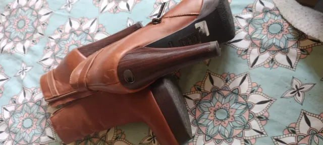 Botas Adolfo Domínguez Marrones Tacon