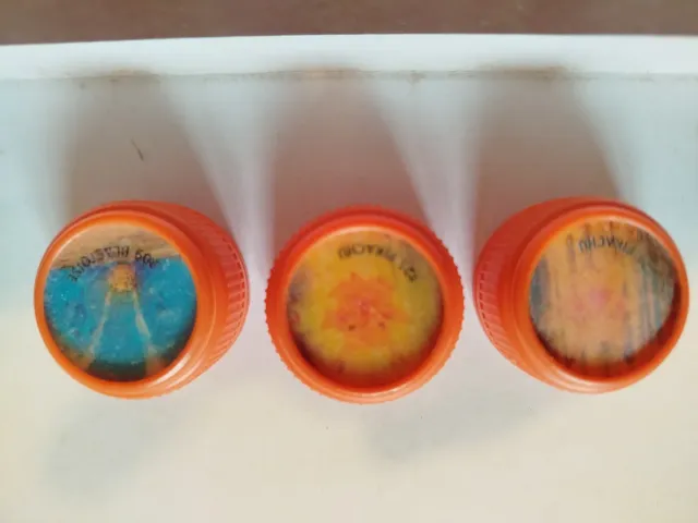 Tazzi Pokémon olografiche e tappi olografici