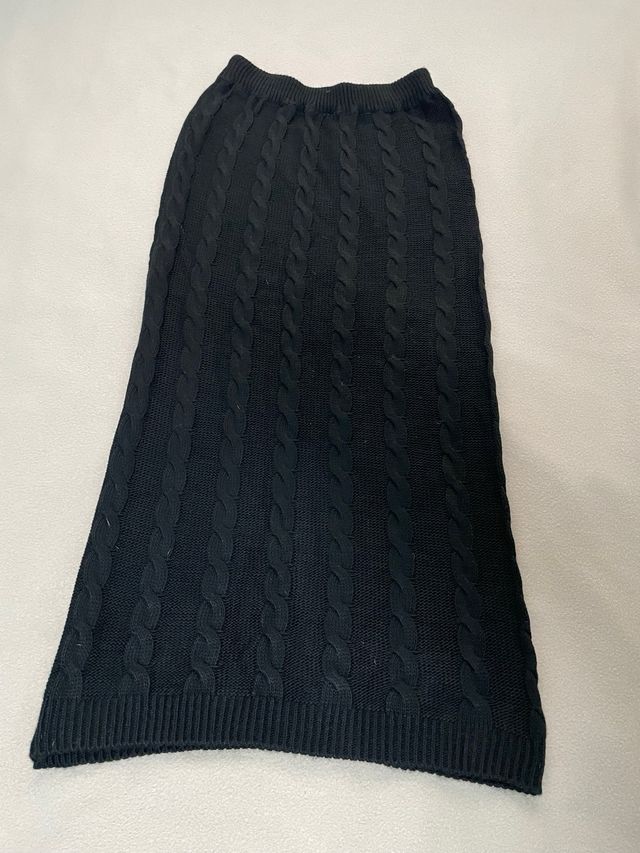Falda larga de punto trenzado negra