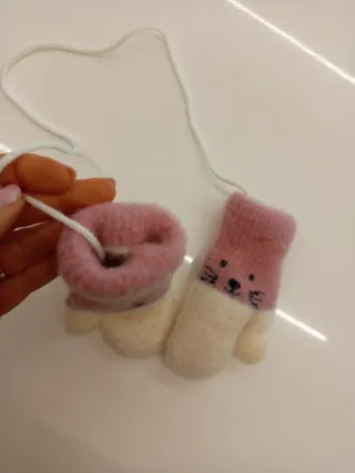 Guantini neonata nuovi