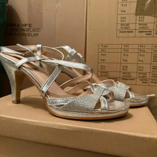 Sandalias de tacón plateadas