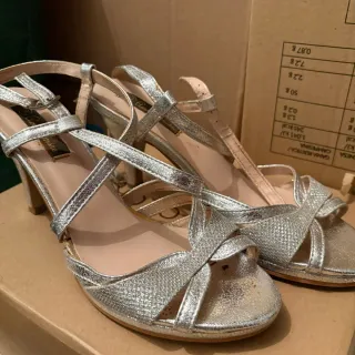 Sandalias de tacón plateadas