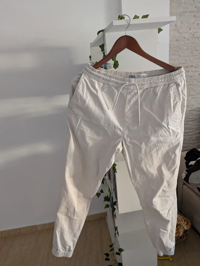 Pantalón Slim Beige Zara