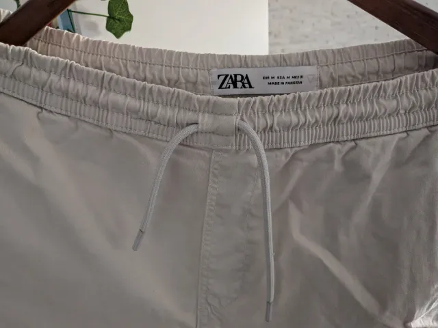 Pantalón Slim Beige Zara