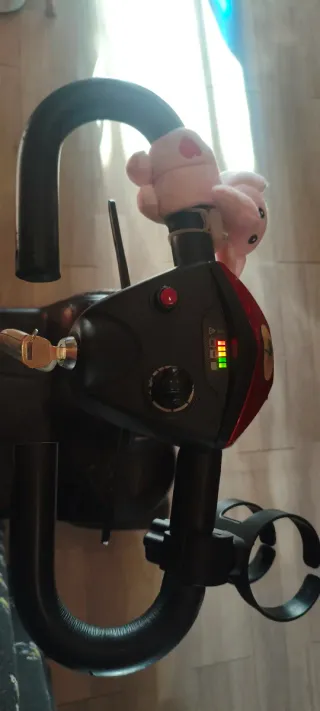 Scooter total care ,movilidad 4 ruedas rojo