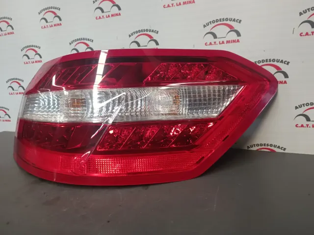 Piloto trasero derecho Mercedes W212 A2129066701