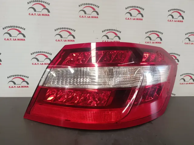 Piloto trasero derecho Mercedes W212 A2129066701