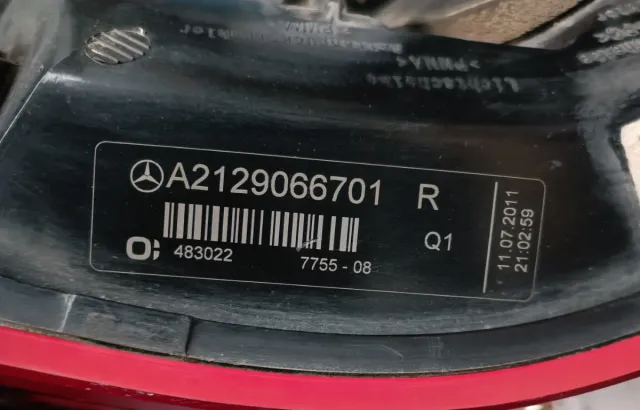 Piloto trasero derecho Mercedes W212 A2129066701