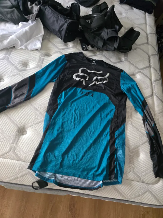 Camiseta Fox Talla M Azul y Negra