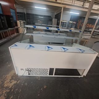 Vitrina expositora refrigerada a medida