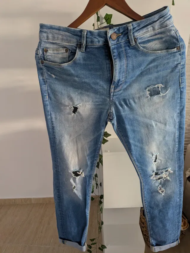Pantalón vaquero Skinny desgastado