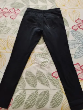 Pantalón vaquero negro mujer