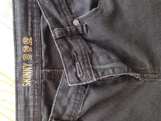 Pantalón vaquero negro mujer