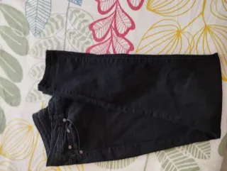 Pantalón vaquero negro mujer