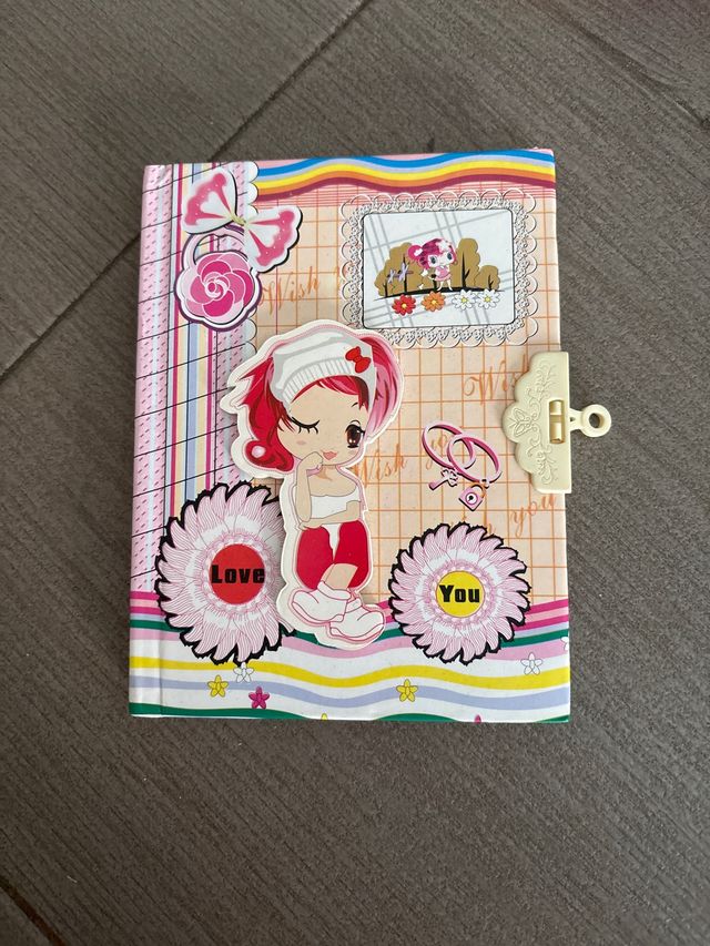 Diario infantil con cierre, le falta el candado