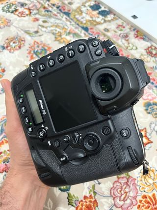 Nikon D5 - Meno di 10.000 scatti