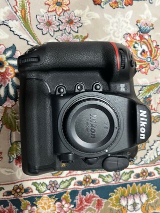 Nikon D5 - Meno di 10.000 scatti