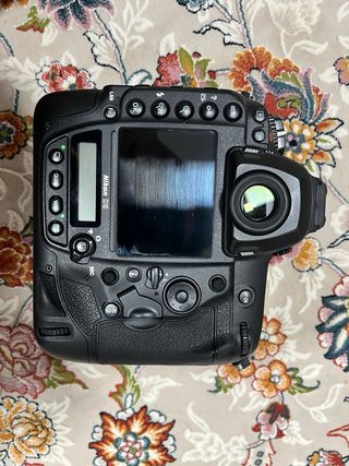 Nikon D5 - Meno di 10.000 scatti