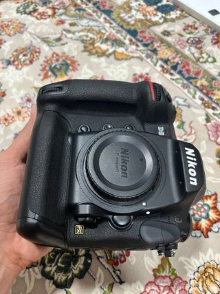 Nikon D5 - Meno di 10.000 scatti