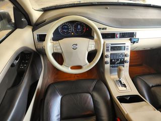 Volvo XC70 XC 70 D5 SUMMUM GEARTRONIC  AWD