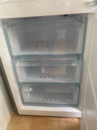 Frigorífico INFINITON (NECESITA REPARACIÓN)