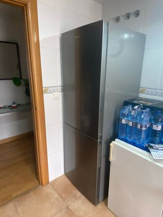 Frigorífico INFINITON (NECESITA REPARACIÓN)