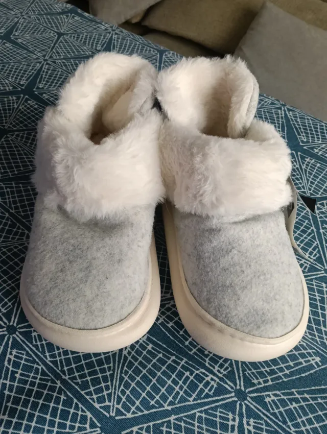 Botas calentitas grises talla 36-37