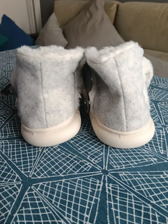 Botas calentitas grises talla 36-37