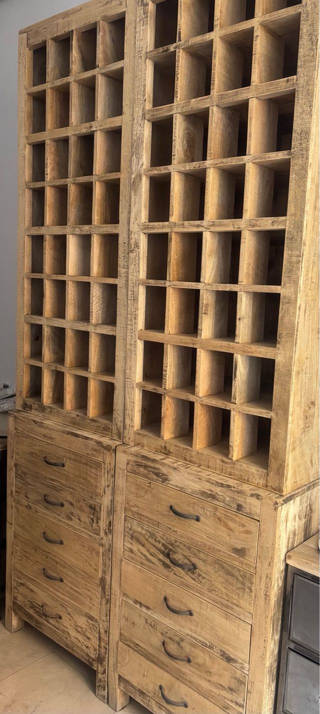 Mueble botellero de madera