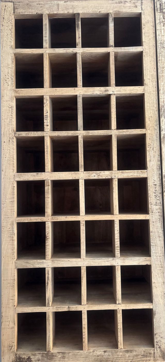 Mueble botellero de madera
