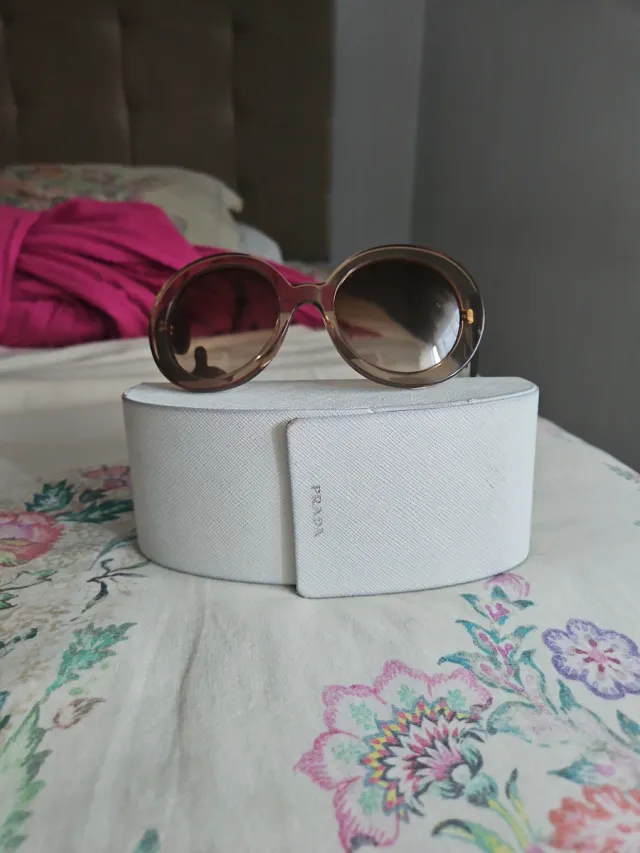 Gafas de sol Prada marrones y beige