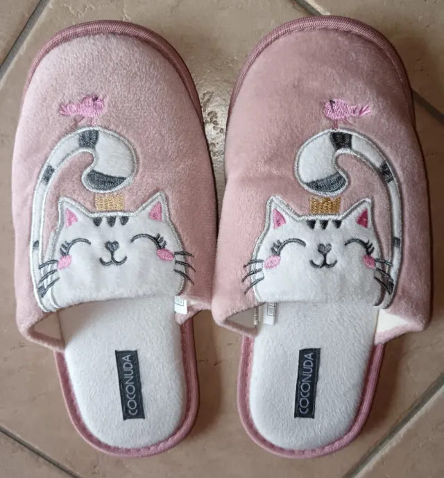 Ciabatte Coconuda con gattino ricamato