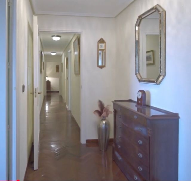 Aparador/Estantería de madera noble