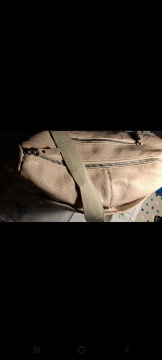 Bolso beige de piel