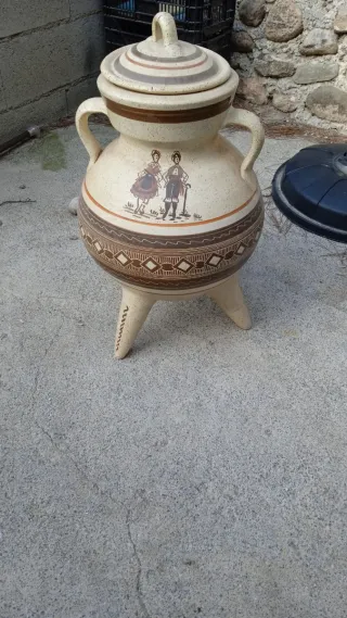 Cerámica Gallega Trípode Decorada