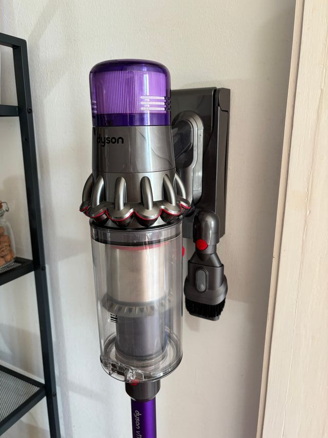 Aspiradora Dyson V11 Morada