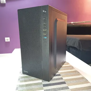 TORRE PC EN PERFECTO ESTADO