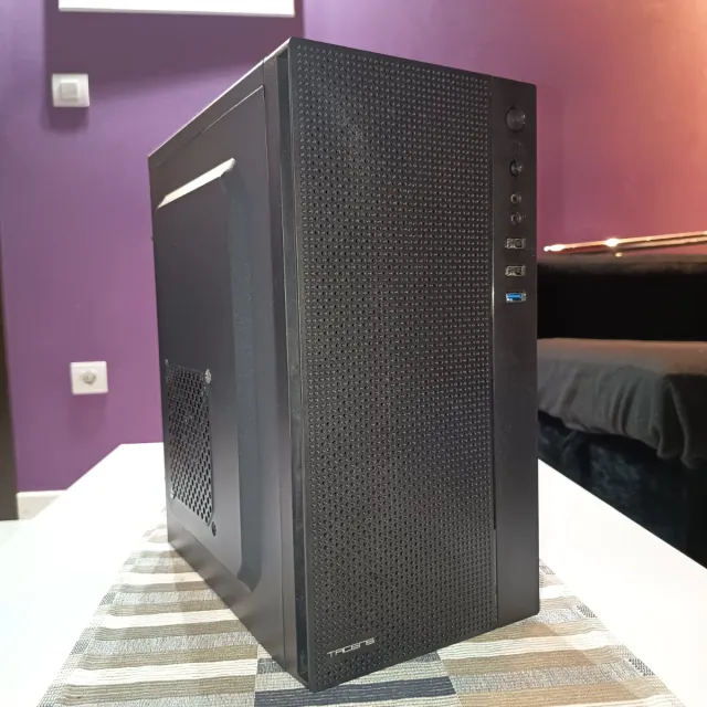 TORRE PC EN PERFECTO ESTADO