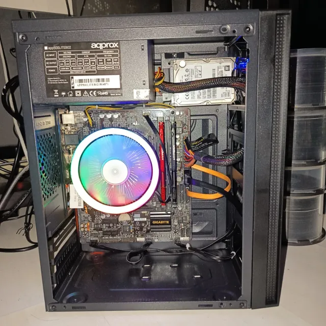 TORRE PC EN PERFECTO ESTADO