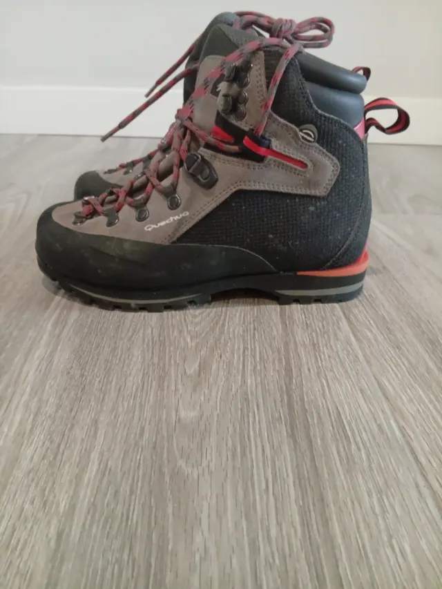 Botas de montaña impermeables Quechua