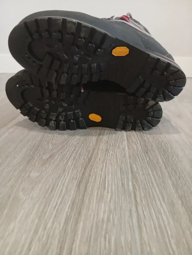 Botas de montaña impermeables Quechua