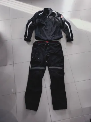 Conjunto Chaqueta y Pantalón Moto