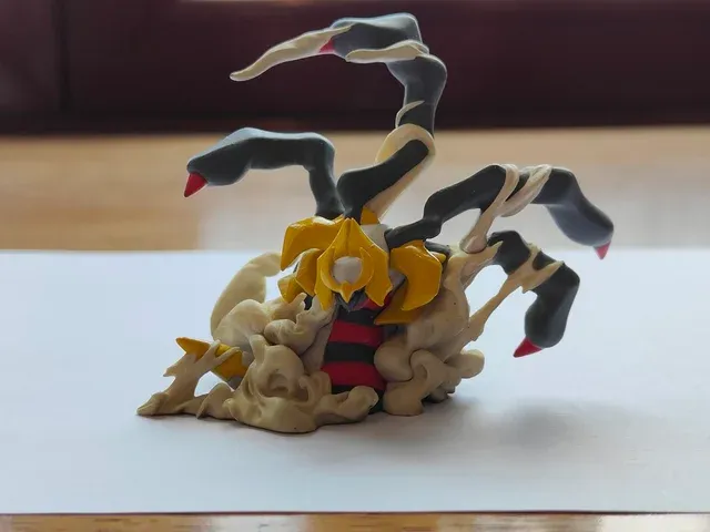 Figura Giratina Pokémon Platino Original