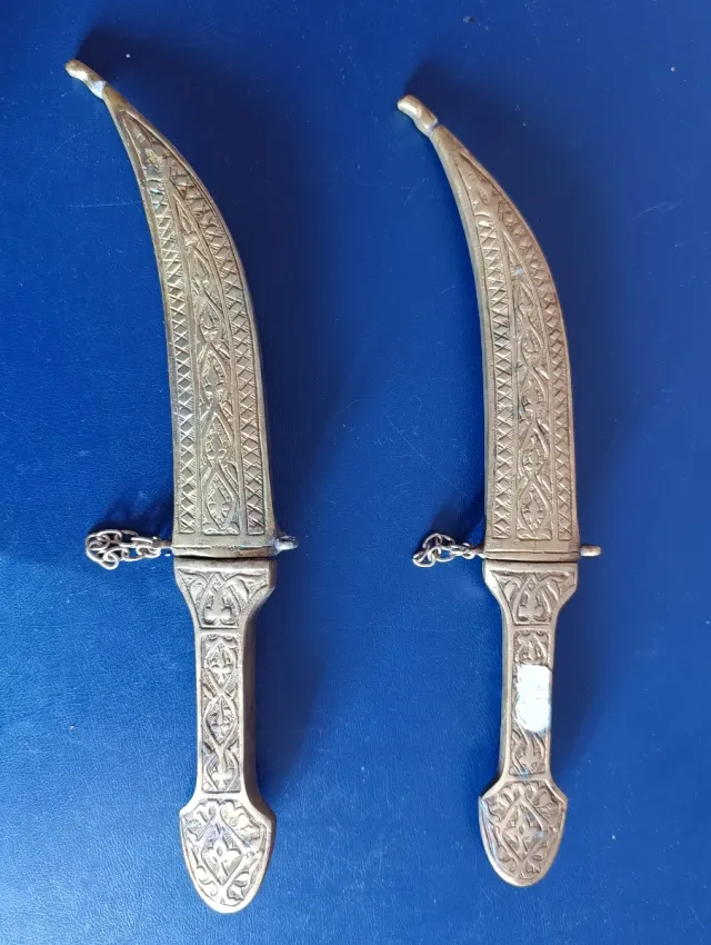 Daga turca decorativa con gemme