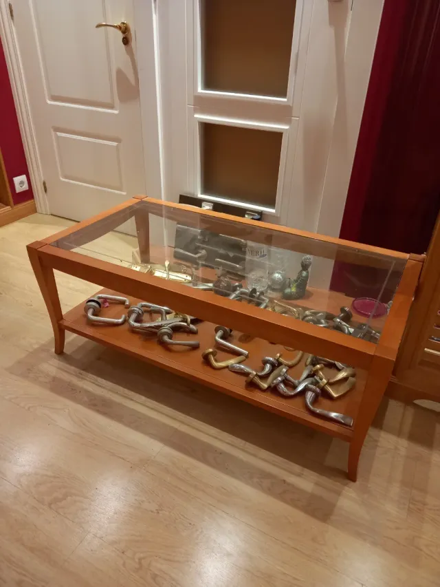 Mesa auxiliar madera y cristal cerezo