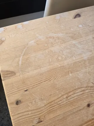 Mesa de madera IKEA y 4 sillas